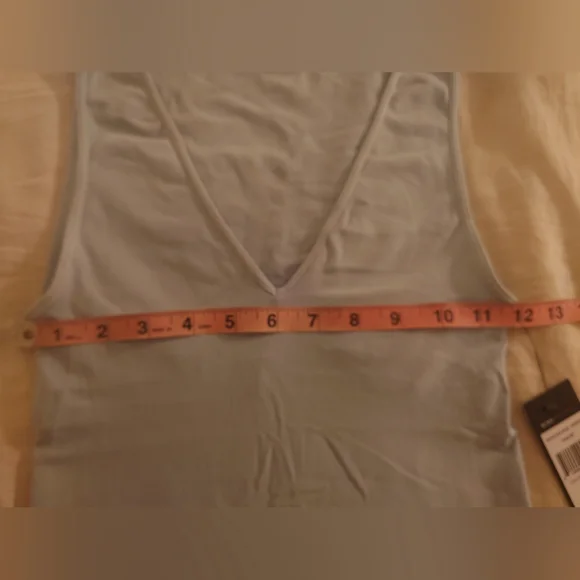 NWT Aqua BCBG MaxAzria "Mistie" essential Seamless Tank Top Built In Bra XS / S - Picture 7 of 10
